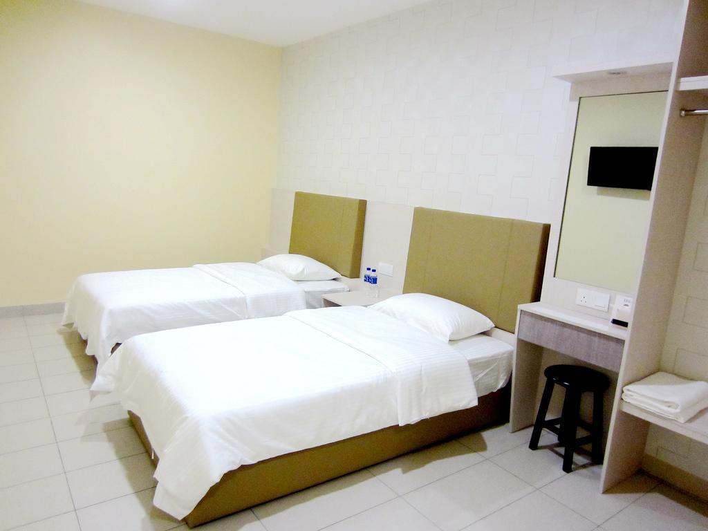 Rg Grand Hotel Batu Pahat Buitenkant foto